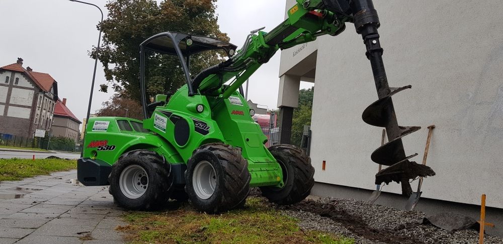 Usługi koparką łańcuchową, minikoparką, frezem do pni, kosiarką bijako
