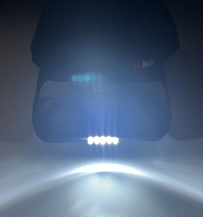 Czapka z daszkiem HiMountain czarna z latarką 5 LED