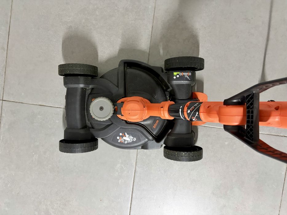 Base Corta Relva Black and Decker CM100-XJ
