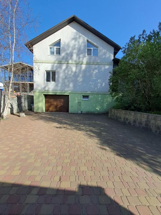 Здам 3 поверховий будинок 5 км від метро "Теремки".