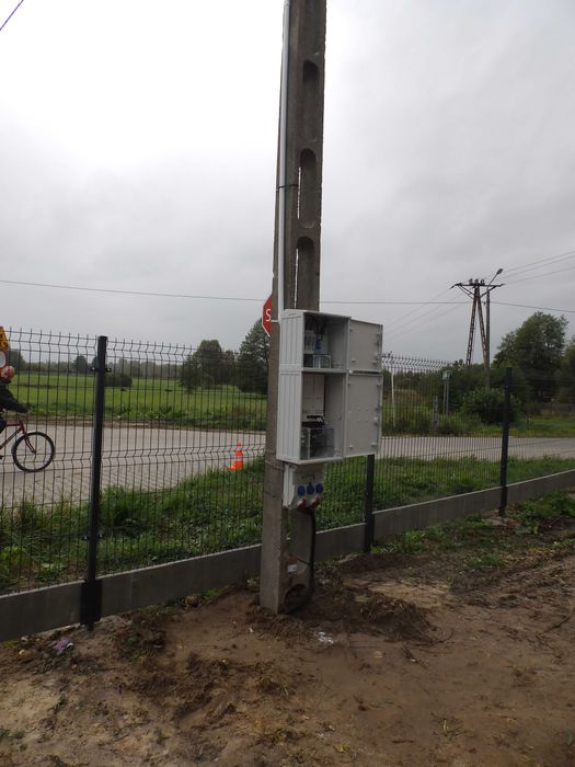 Elektryk , przyłącza , prowizorki budowlane , Usługi elektryczne