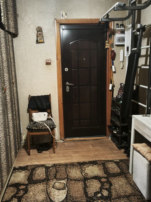 Продам 2х.к  кв 5/5эт дома в центре