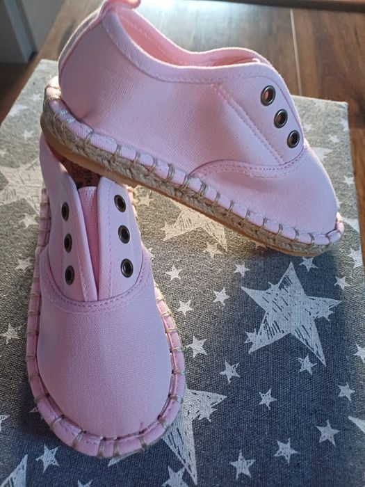 Tenisowki Nowe Reserved 27r