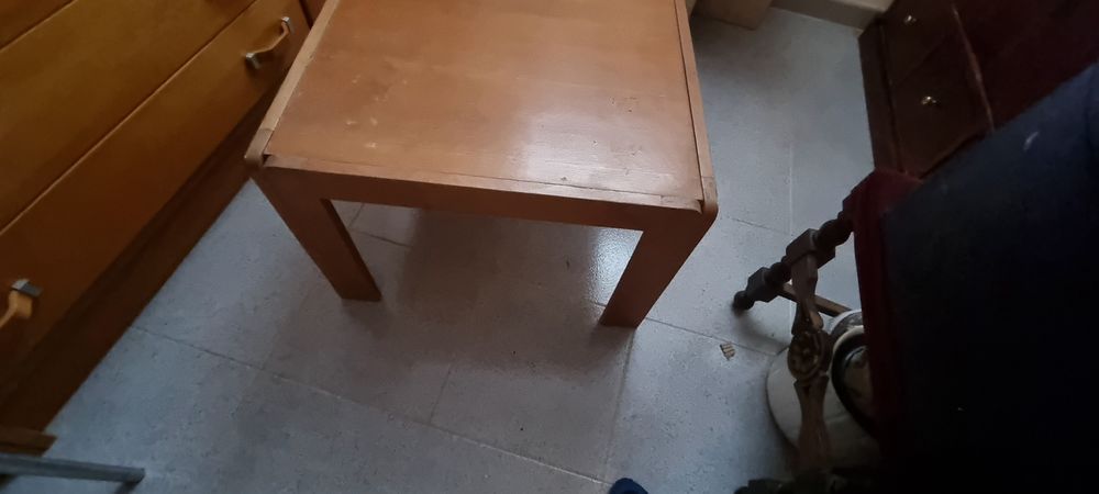 Mesa de centro em madeira