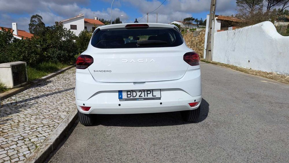 Dacia Sandero 1.0 TCe CVT Automático 2023 – 3.180 km