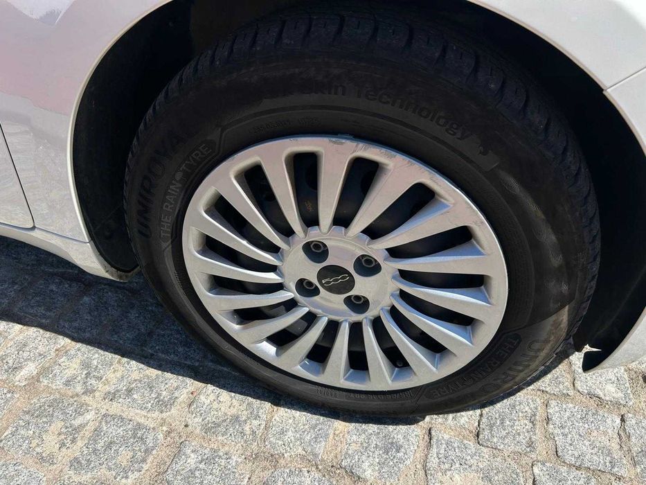 Fiat 500e 100% elétrico, versão de 23,8 kWh, em excelente estado geral/ muito económico