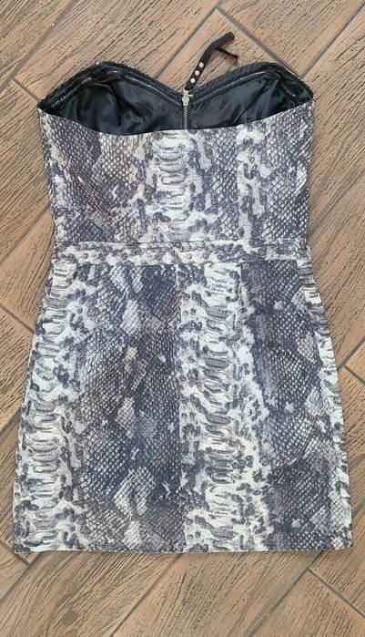 Super sexy sukienka qed London r.38 print wąż
