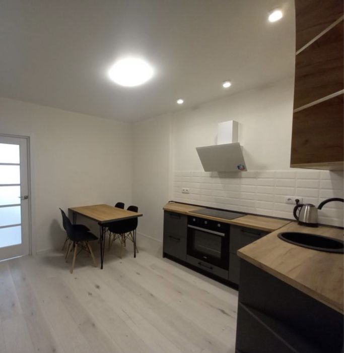 Оренда 2-х кімнатної квартири Центр Новобудова