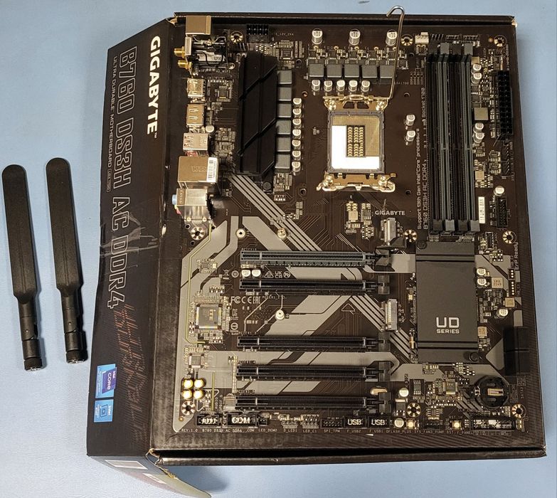 Материнська плата Gigabyte B760 DS3H AX DDR4 (s1700, Intel B760)