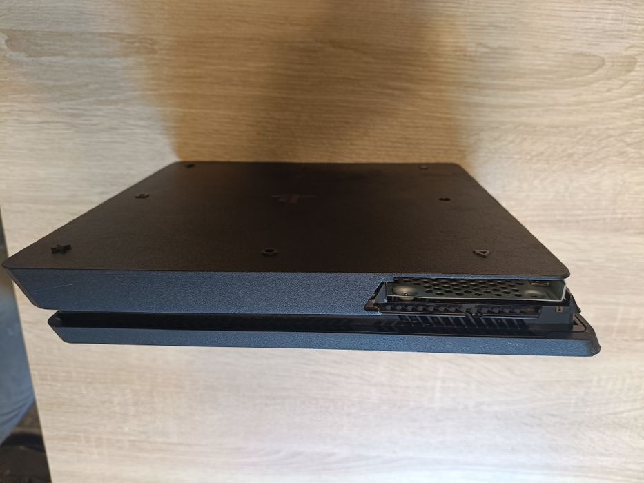 Konsola ps4 slim 500giga