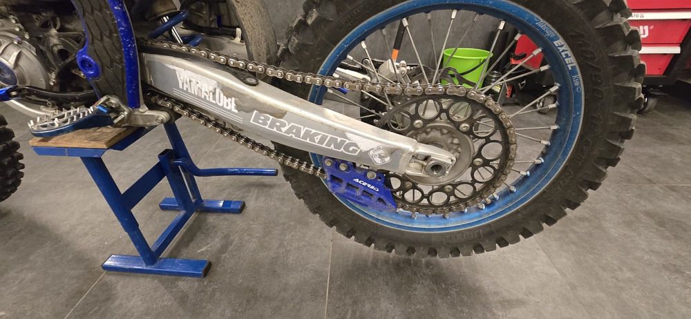 Sprzedam Yamahe YZF 250 w idealny stanie