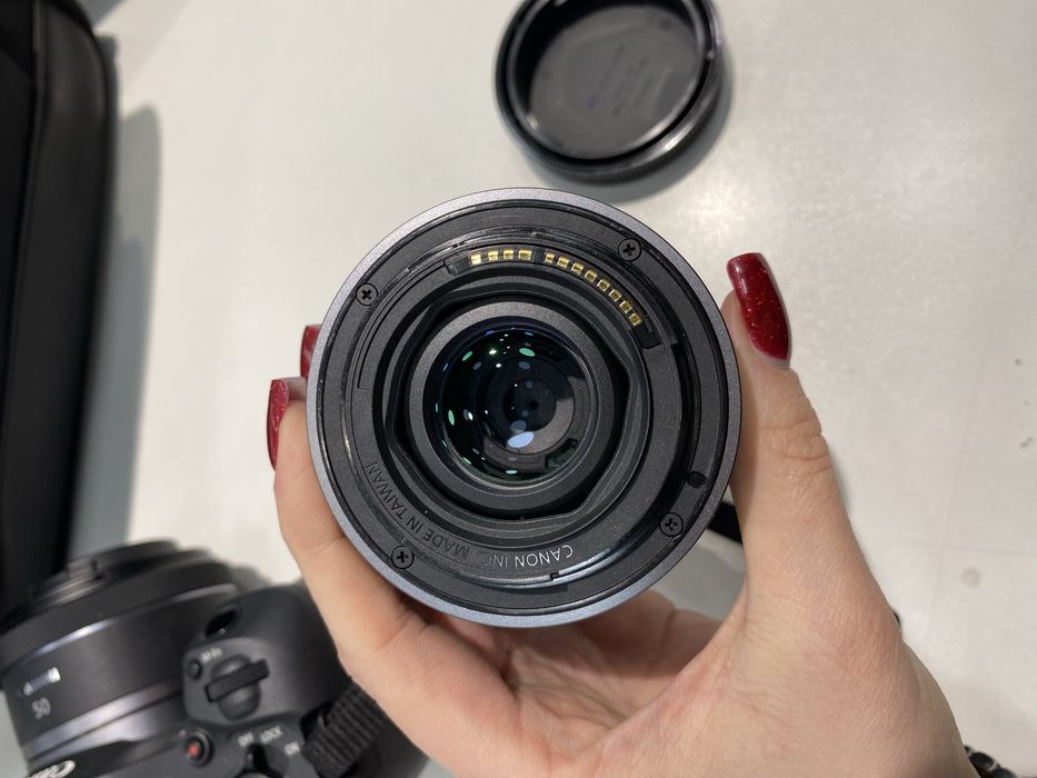 Canon EOS R8 RF 24-50 IS STM