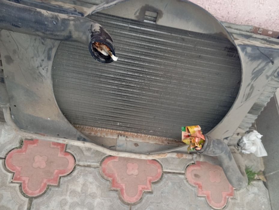 Продам у доброму стані радіатори спрінтер основний та інтеркулер