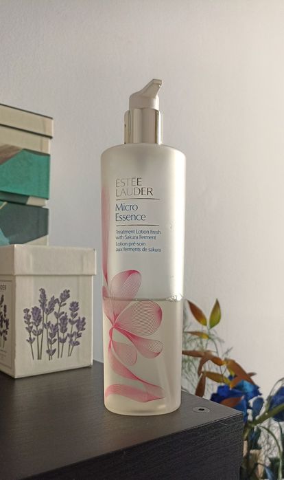 Estee Lauder Micro Essence Sakura