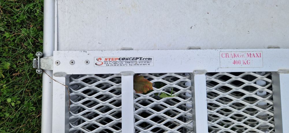 Rampa wjazdowa dla niepełnosprawnych  do samochodu