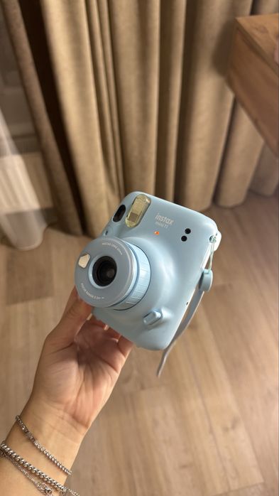 Instax mini 11 , ідеальний стан
