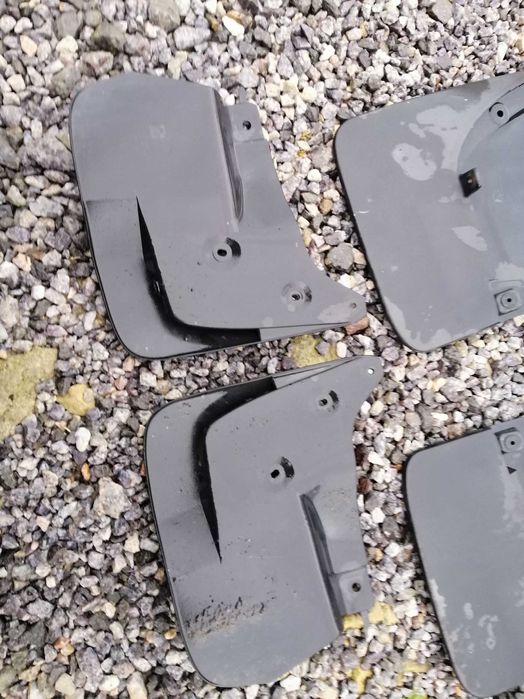 Брызговики для Toyota Land Cruiser 200 2008-2015 року оригінальні бу