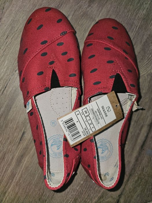 Alpercatas vermelhas  novas