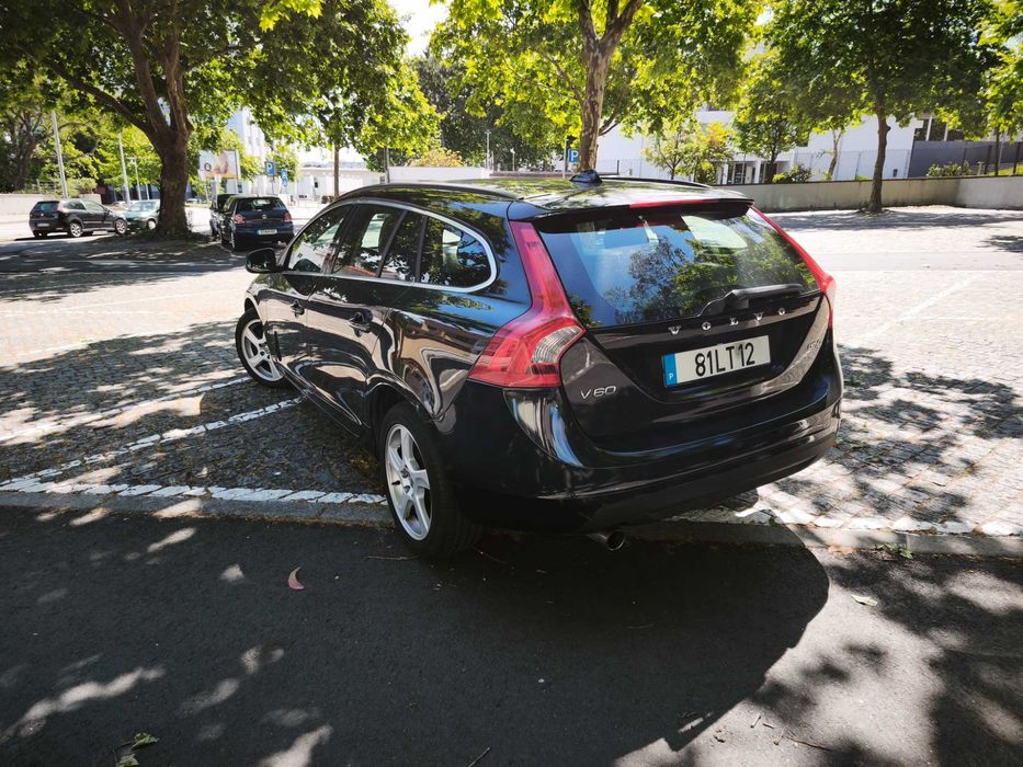 Volvo V60 1.6d Drive Momentum apenas 124000kms