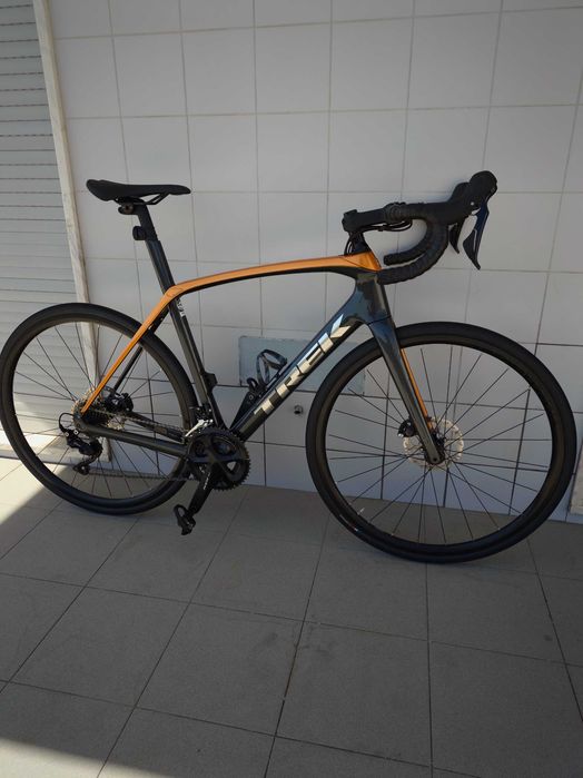Trek Domane SL 5 - Carbono - Shimano 105 - Estado Impecável