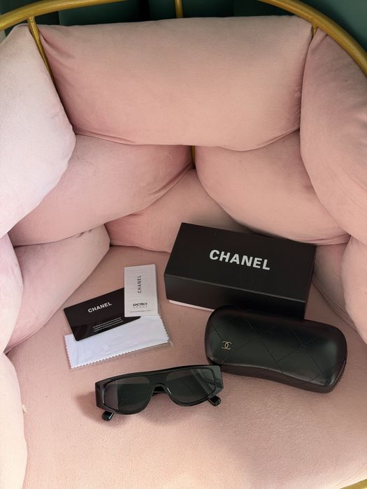 Okulary przeciwsłoneczne Chanel czarne