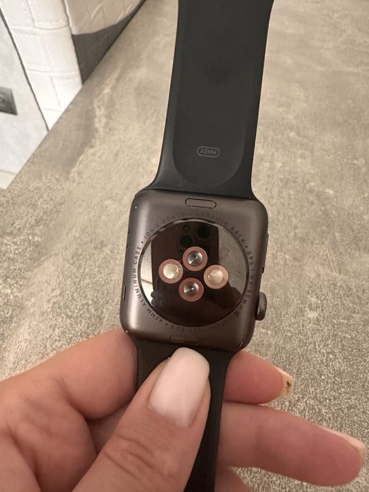 Продам Apple Watch seria 2 ( 42 мм) заблокований  айклауд