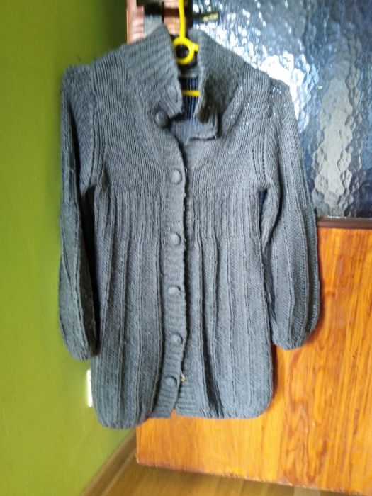 Bardzo ciepły sweter zapinany na napy S/M