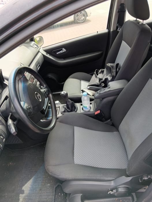 Vendo Veículo Mercedes A180 — photo 3