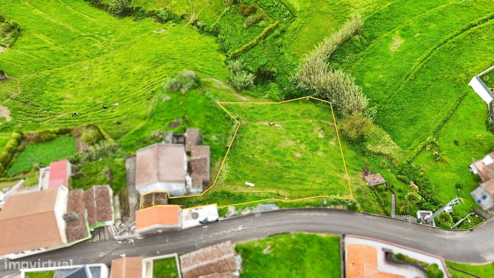 Ruína com Vista Mar e Potencial de Construção – Feteira Grande, Nordes