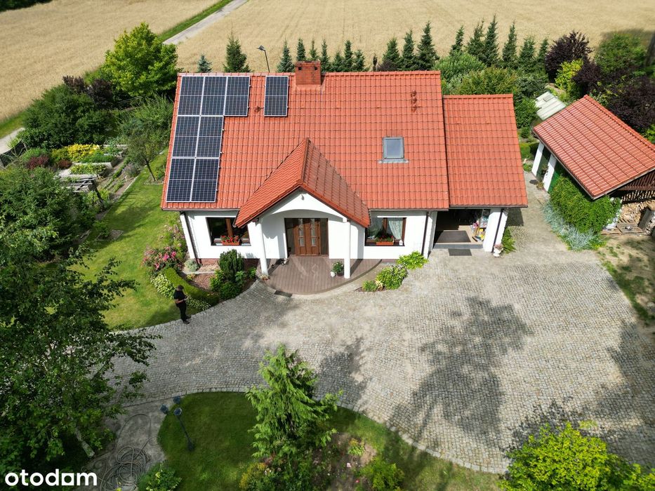 Casa, 200 m², terreno 3 m²