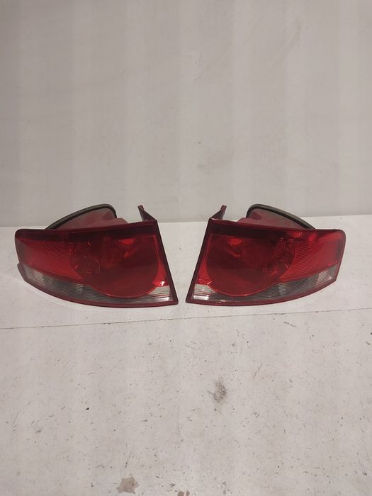 Seat Altea XL tylna lampa prawa lewa tył prawy lewy