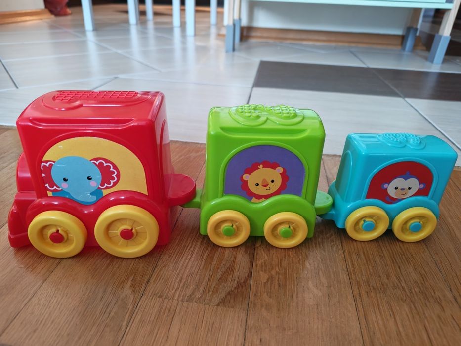 Pociąg piramida Fisher Price