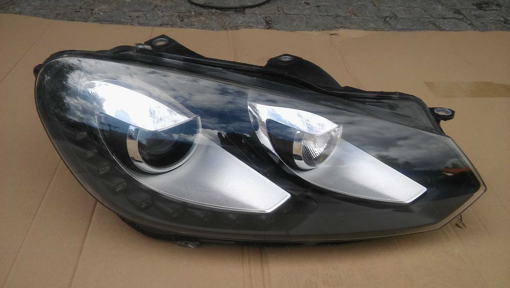 VW Golf 6,VI,5K1,od 08r,lampa przód,Xenon+Led,Prawa,HELLA,sama puszka