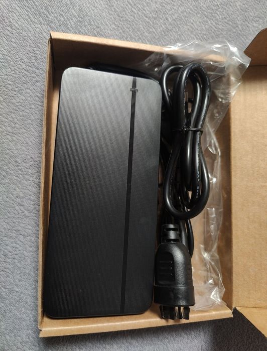 Ładowarka Bosch 36v 4A