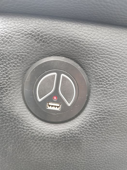 Vendo sofá de três lugares