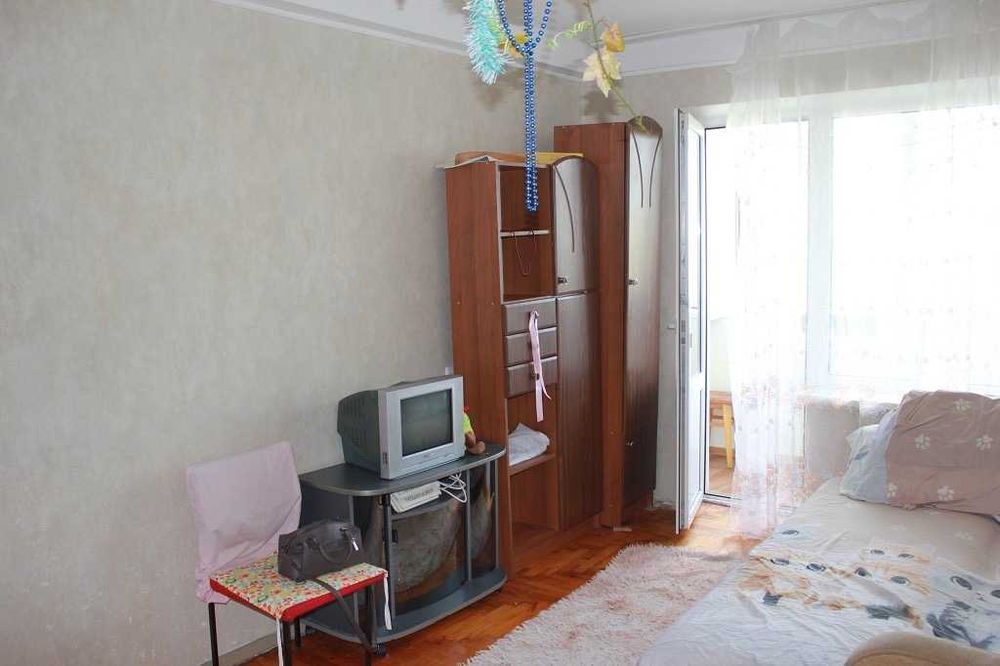 Продам 2-кімнатну квартиру 54 м² | 7 поверх | пластикові вікна (від власника)