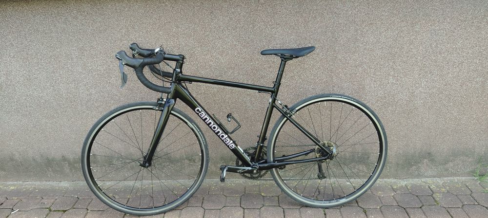 Cannondale CAAD Optimo 175 cm z aluminiową ramą i karbonowym widelcem osprzęt shimano