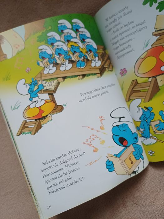 Złota ksiega bajek SMERFY