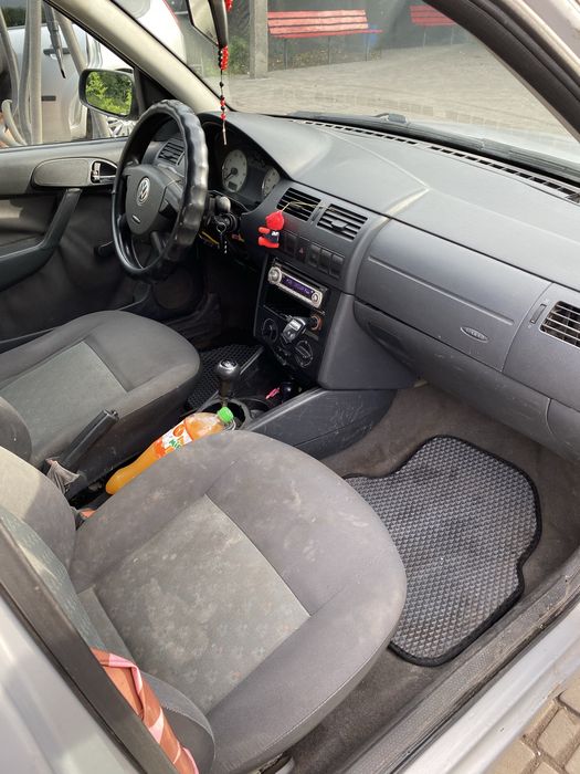 Volkswagen Pointer 2005