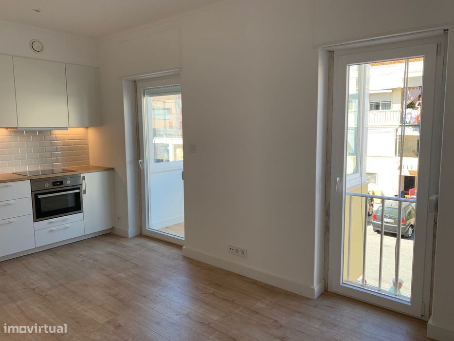 Luminoso apartamento T0 com 37 m2 para arrendar