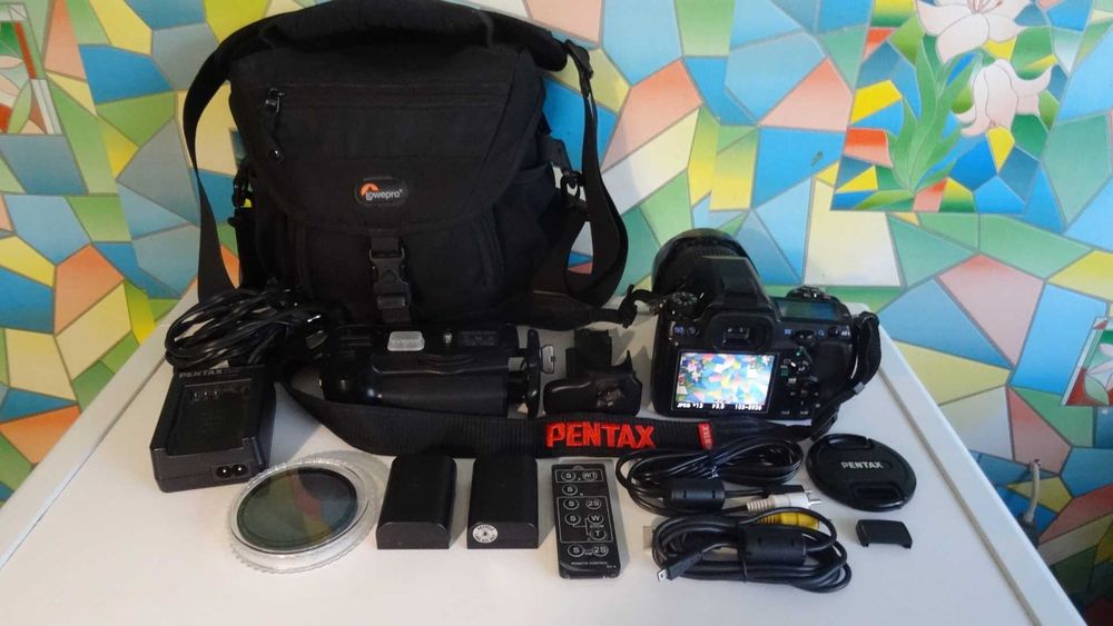 PENTAX K-7 с объективом SMC PENTAX-DA 18-250mm.f 3.5-6.3 ED AL (IF).