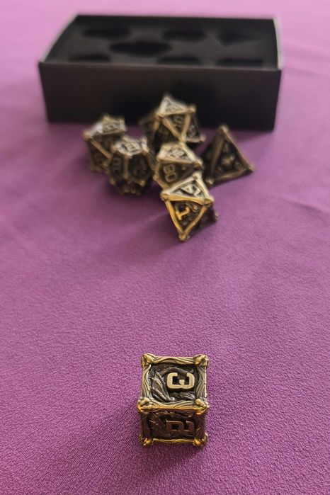 Metalowy zestaw kości RPG Dungeons & Dragons D&D fantasy