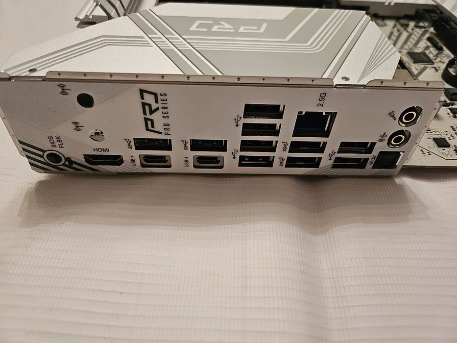 Материнська плата Asrock X870 PRO RS WIFI