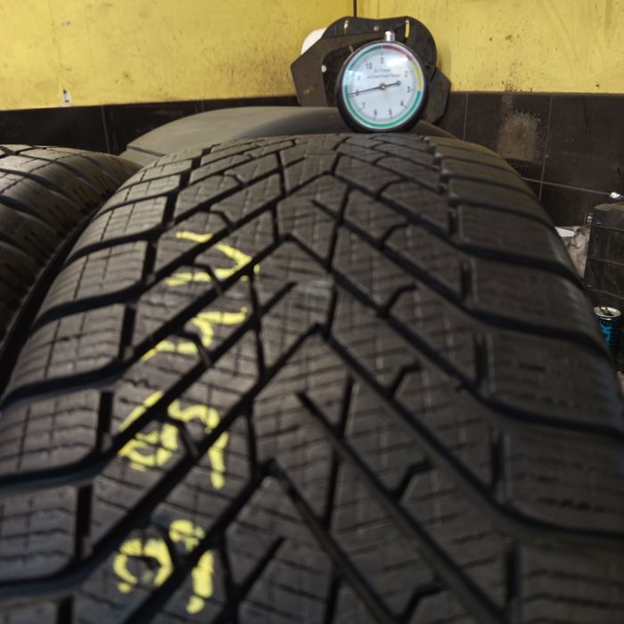 225/45/R17 Pirelli Winter 2 Cinturato