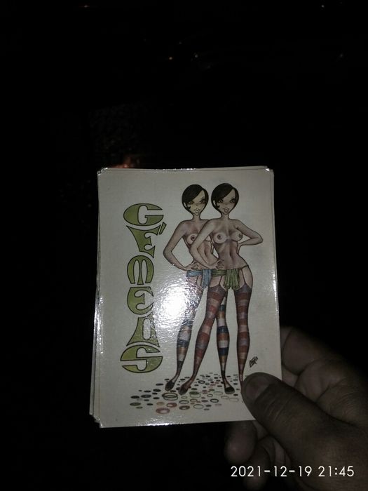 Postais antigos com desenhos eróticos dos signos