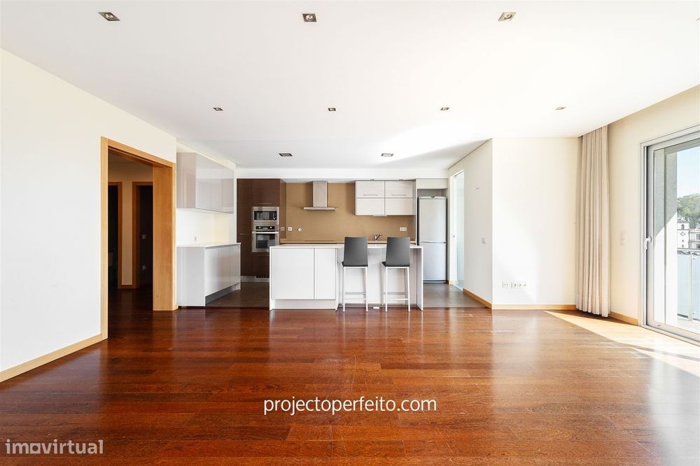 Apartamento T4 Venda em Santa Maria da Feira, Travanca, Sanfins e Espa