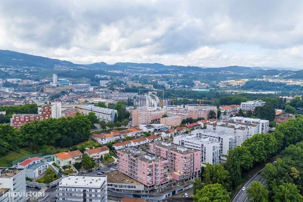 T2, Totalmente Remodelado, em Fermentões, Guimarães, com 76 m²