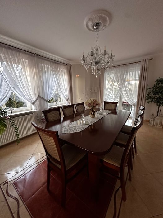 Zestaw stół z krzesłami