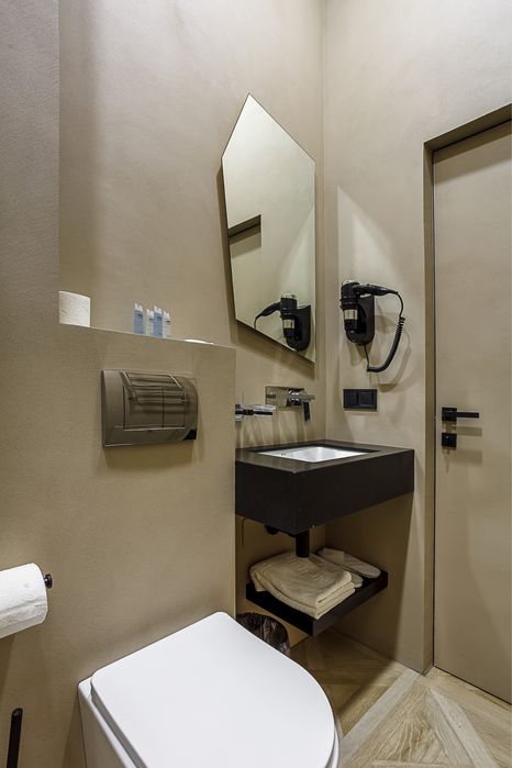 Номер з балконом Готель Літо Одеса є генератор та укриття