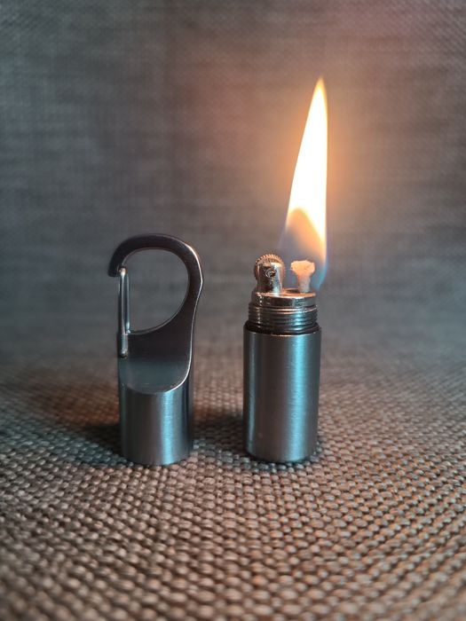 Бензинова запальничка, брелок з карабіном, Кресало, Вічний сірник